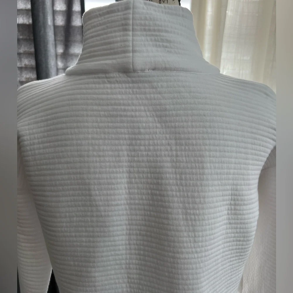 Talbots Classic White quilted pullover Turtleneck Sweater - Picture 9 of 9